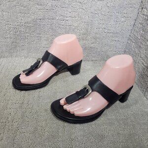 Vince Aubrey Womens Size US 6M Leather Slip On Stocked Block Heel Thong Sandals